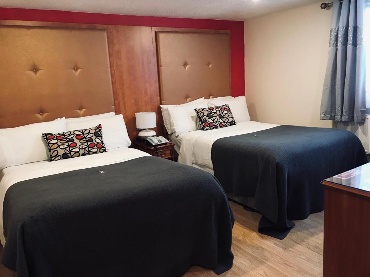 Family Room,1008717436:JPEG